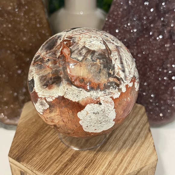 Money Agate Sphere 58mm - Picture 3 of 7